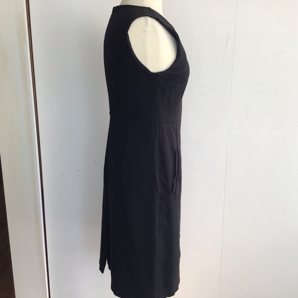 Lands’ End black, sleeveless, scoop neck, fitted with front pockets knit dress 6 - Picture 2 of 6